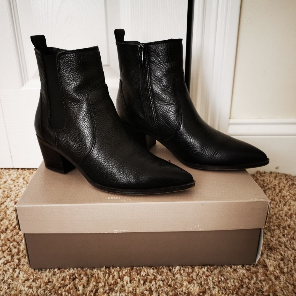 Franco Sarto pebbled leather boots 5M